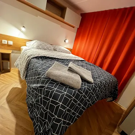 Camping Des Rêves, Mobil Eleganzia 2, Deux Lattes